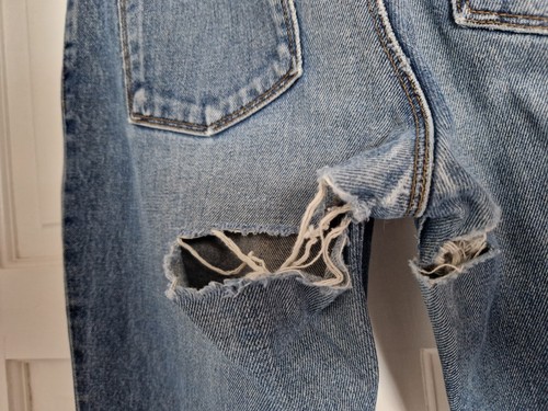 Calvin Klein Bootcut Jeans. UK size 12/14 - Picture 5 of 6