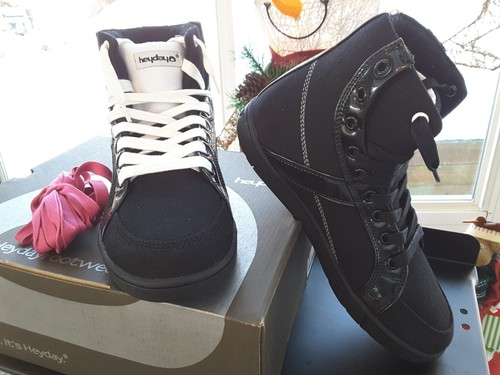 discount dance sneakers