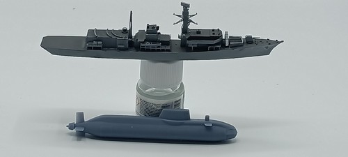 Astute Class Nuclear Submarine 1/600 model. - Picture 6 of 9