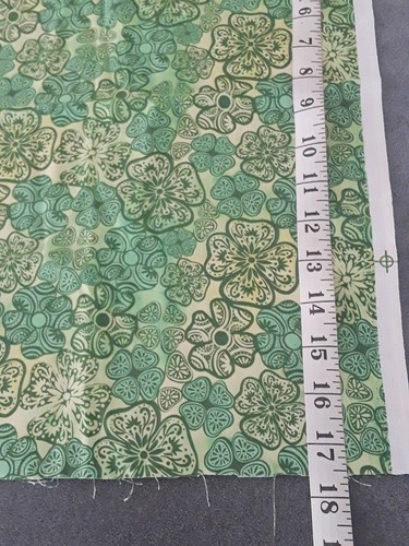 Green clover Fabric 26" X 17.5" - Picture 3 of 3