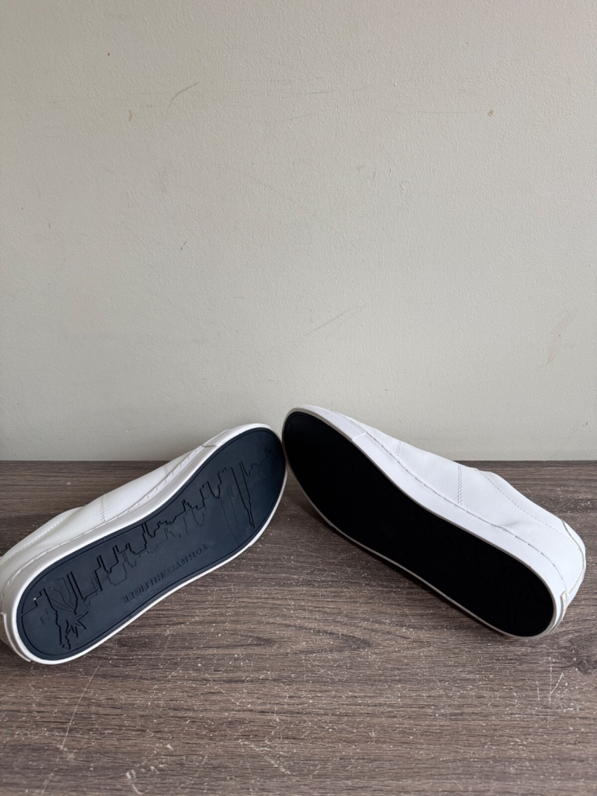 Tommy Hilfiger Men's Essential White Leather Trainers UK8/EU42 image 5
