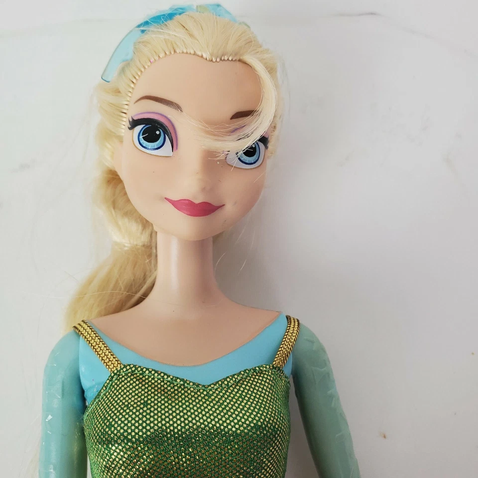 Boneca princesa Mattel 2016 Disney Frozen Sparkle Elsa 12" cabelo loiro - Imagem 3 de 4