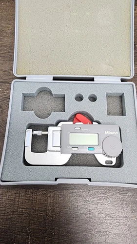 Mitutoyo Digital Micrometer 700-118 PK-0505 With Case