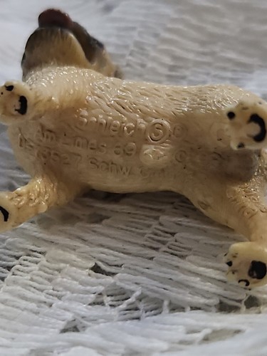 Figura de animal macho pequeño perro Schleich PUG retirado difícil de encontrar - Imagen 5 de 6