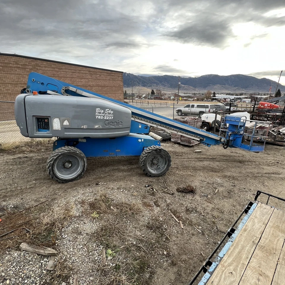 2006 GENIE S60 60' DIESEL 4x4 BOOM 可驱动男士平台升降机