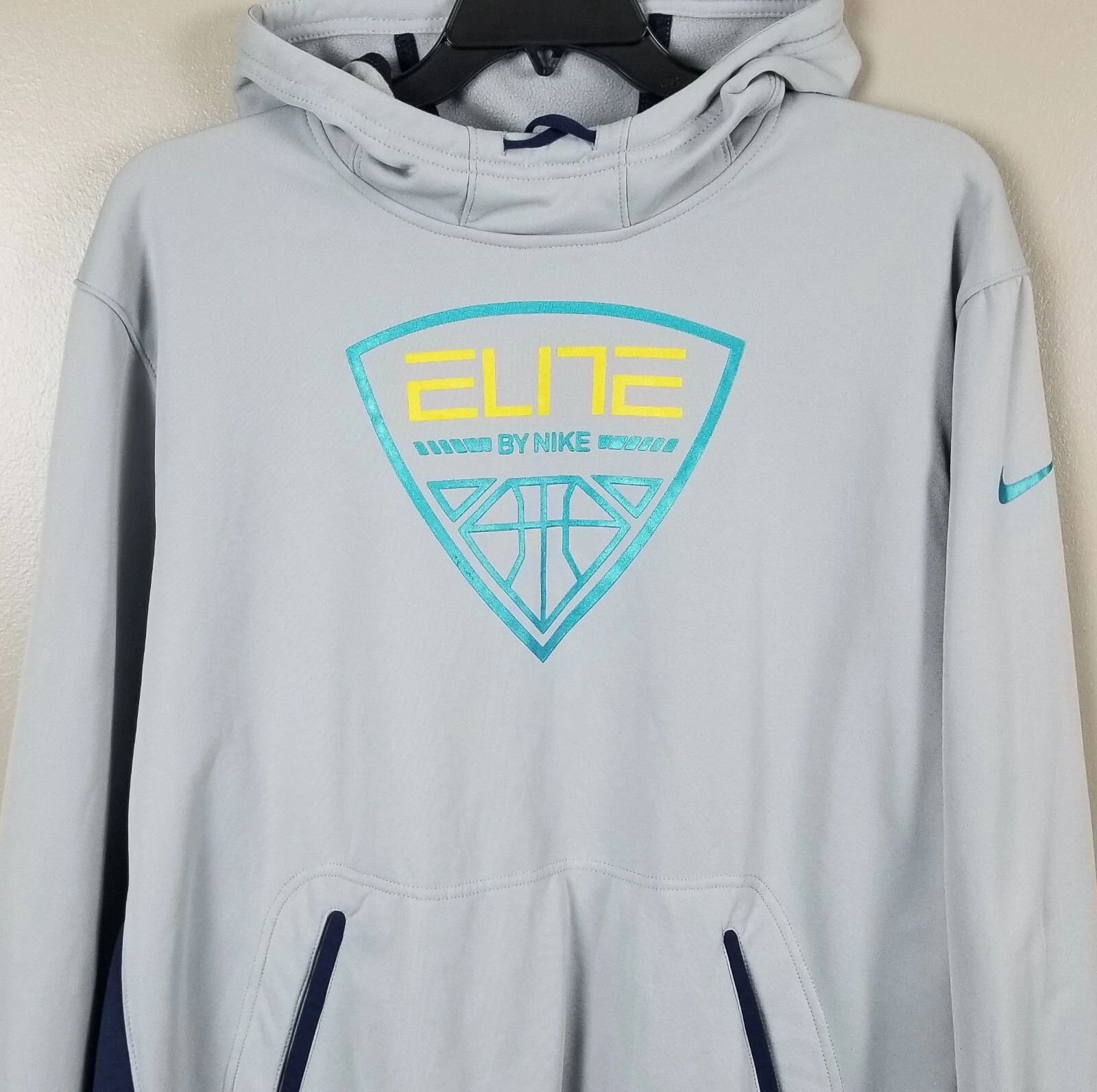 NIKE ELITE BASKETBALL THERMA-FIT HOODIE SWEATSHIRT GREY 535366-002 (SIZE 2XL)