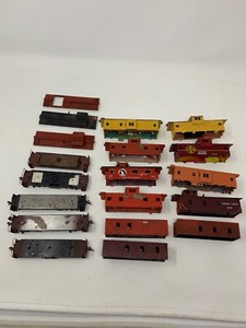 Ho-Scale-Caboose-Lot-Kit-Assembled-Gn-Atsf-Cp-Parts-Or-Repair-As-Is