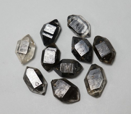 23.8g  10pcs Tibetan BLACK Phantom QUARTZ Crystal  Terminating Specimen - Picture 4 of 9