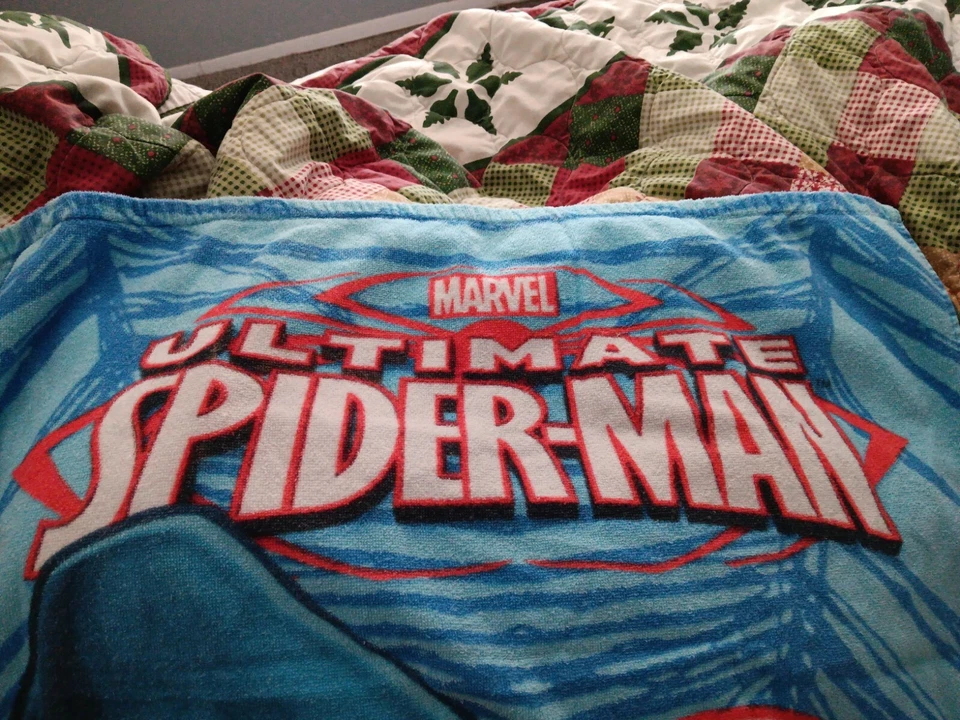Toalla de playa o baño Marvel Ultimate Spider-Man 100 % algodón 52 x 26 Foto 4 de 4
