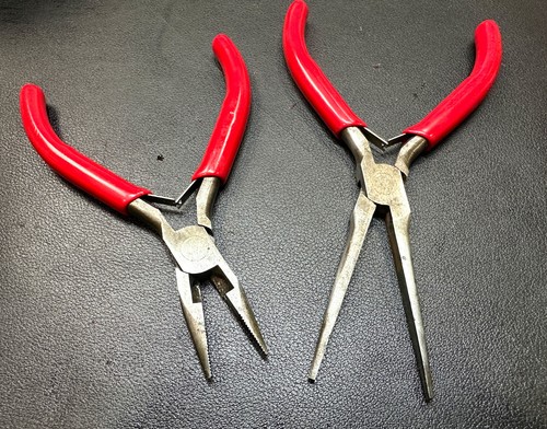 MAC TOOLS 2-PC. P301702 NEEDLE NOSE W-CUTTER & P301705 THIN NEEDLE NOSE PLIERS - Picture 6 of 7