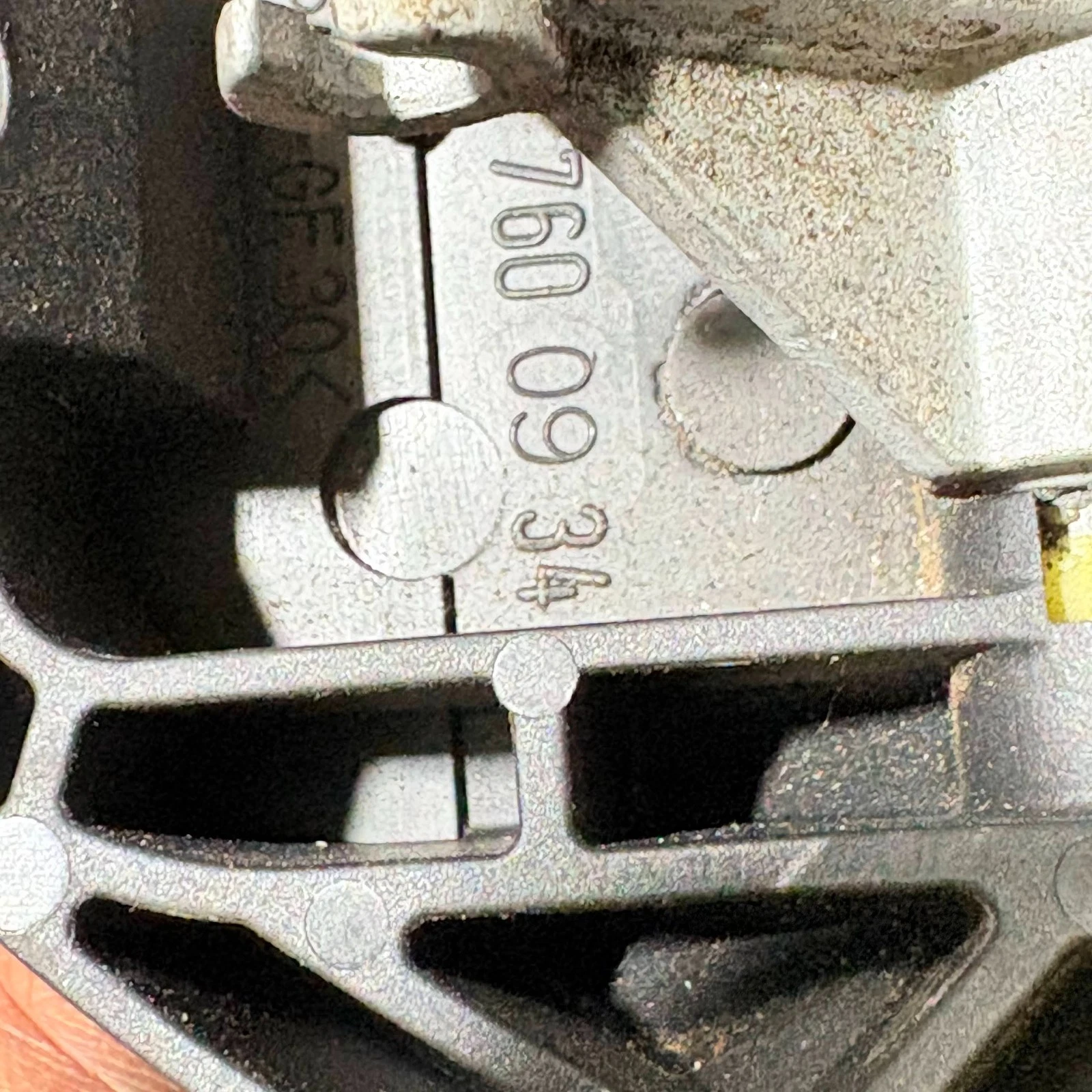 Close-up 760 09 34 moulded part number
