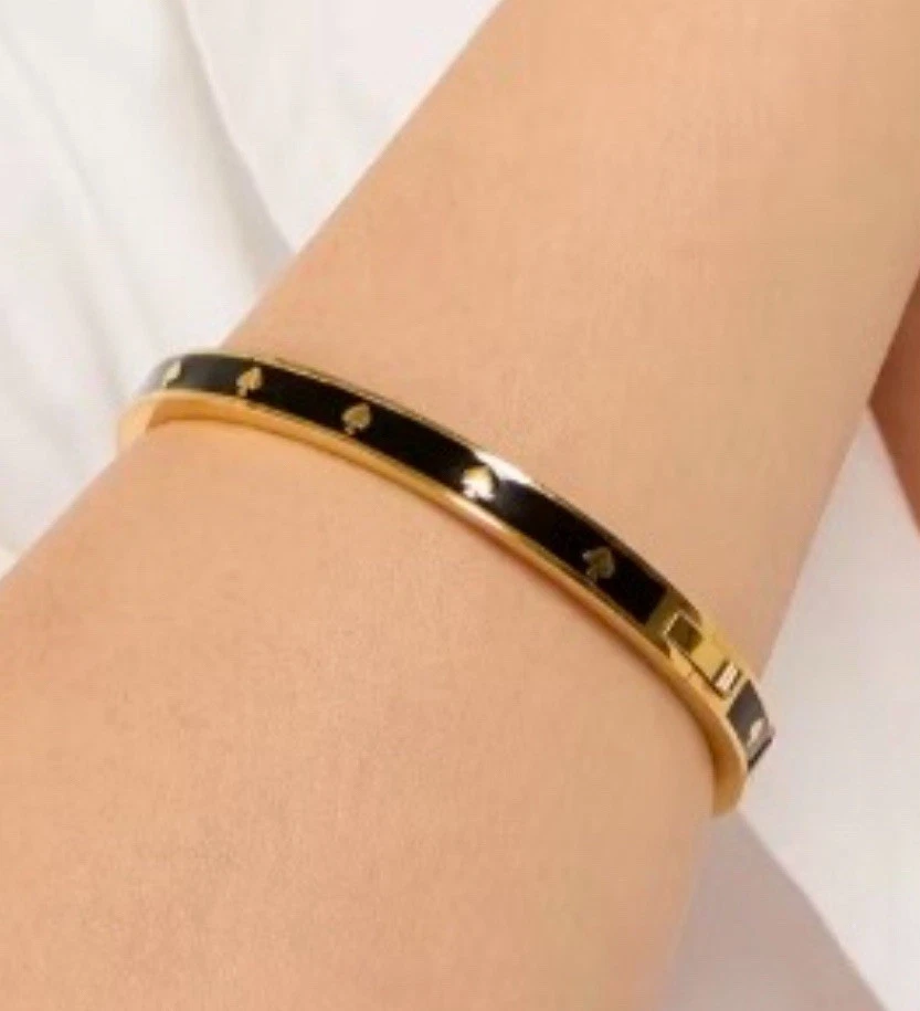 Brazalete con bisagras Kate Spade New York Spot The Spade esmalte negro y dorado nuevo con etiquetas Foto 3 de 3