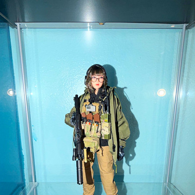 1/6 custom female operator (easy&Simple/DAMTOYS mix)