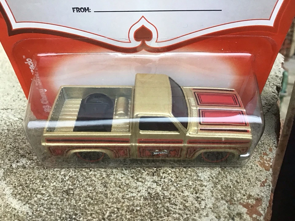 HOTWHEELS  TARGET  VALENTINE 83 CHEVY SILVERADO GOLD ALL METAL  RARE TRUCK - Image 3 of 4