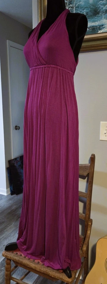 Vestido elástico halter púrpura pequeño para mujer de Pure Hype Foto 3 de 4