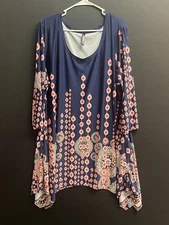 White Mark Woman 3/4 Sleeve Tunic, Sharkbite Hem, Plus sz 4X Multicolor NWOT