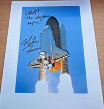 MICHAEL FOSSUM Autogramm NASA Astronaut Space Shuttle STS Discovery ca.28x21,5cm