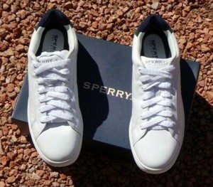 mens white sperry sneakers