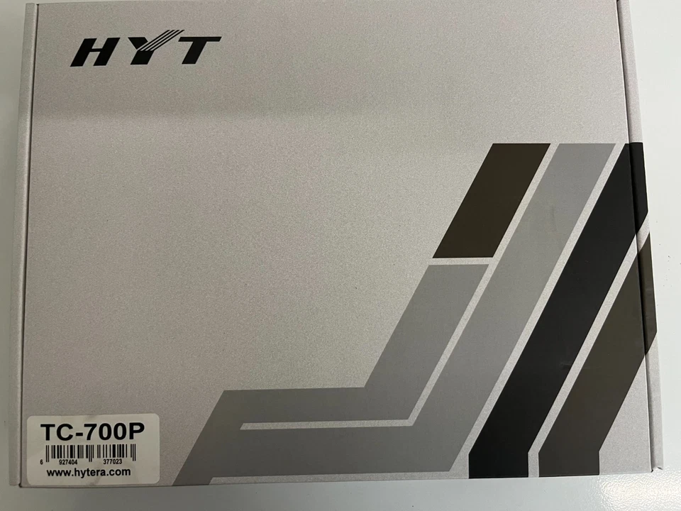 HYT TC-700P TWO WAY RADIO WITH CHARGER NEW BOXED - Image 2 of 2