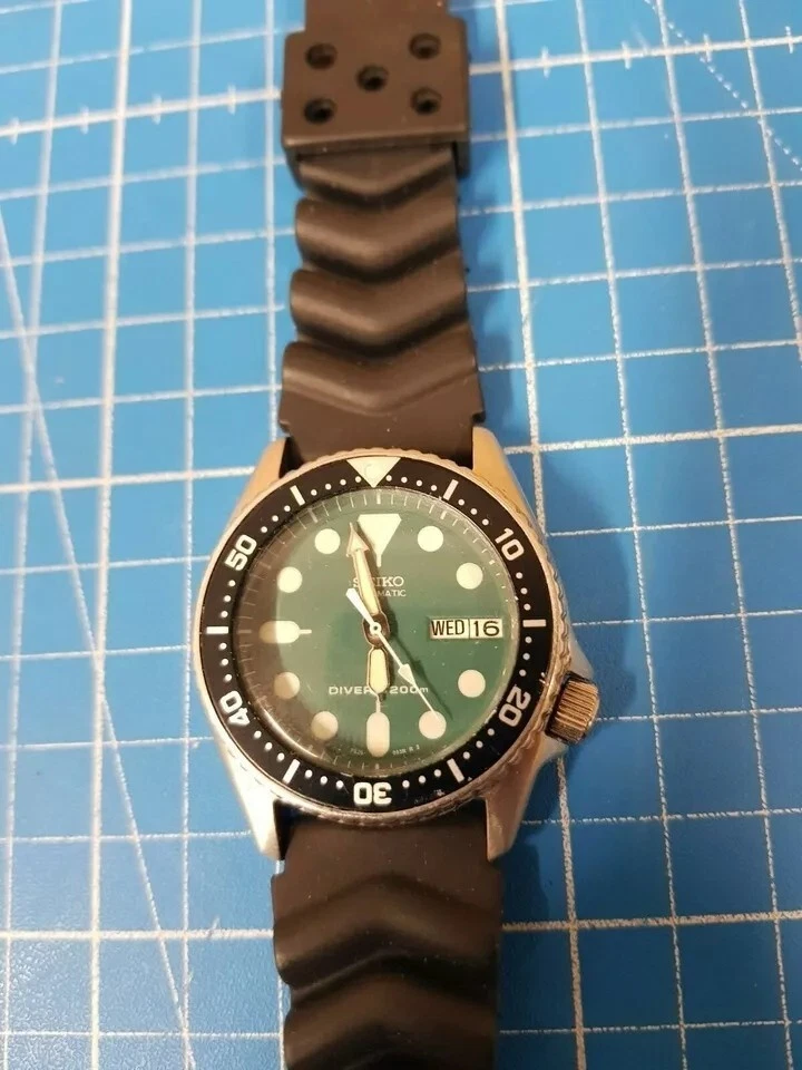 Seiko 302714 Herren Analog Armbanduhr grün/schwarz _0.1_5 UR