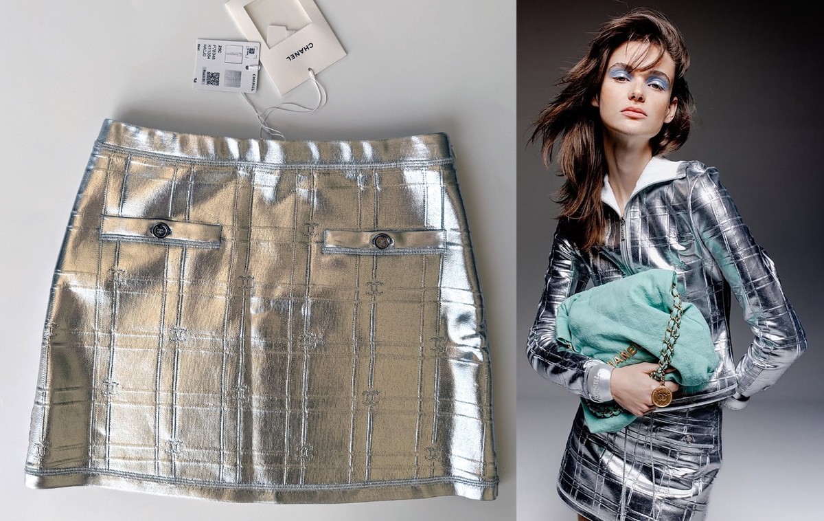 NWT $3850 CHANEL 25C SILVER RUNWAY CC LOGO BUTTONS MINI SKIRT 34