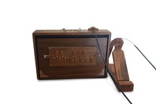 Shruti Box Puro Legno di Teak Chiavi Speciali in Legno 440Hz & 432Hz...