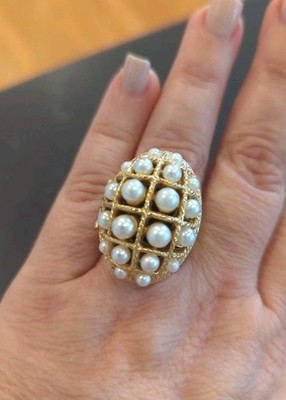 Vintage Avon ''Ring of Pearls'' Locket Ring Poison Ring 1970's HUGE Statement N101