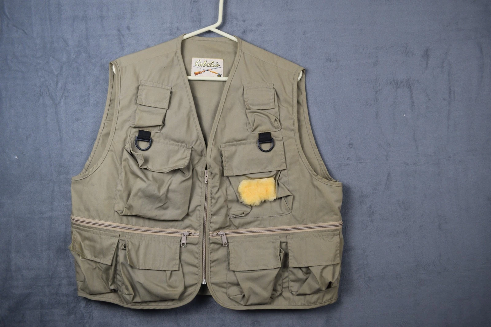 Cabela's Fishing Vest Mens XL Khaki Multi Pocket Fly Fishing D-Ring Zip Outdoor