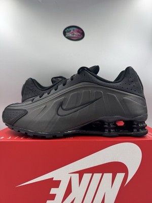 Nike Shox R4 Black Bright Crimson HQ1988-001 Size 12