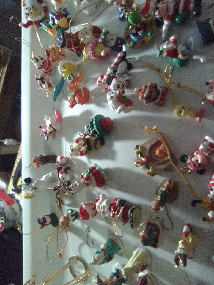 Miniature Ornaments, Hallmark, Loony Tunes, Pressious Moments, Disney& MuchMoore - Image 4 of 4