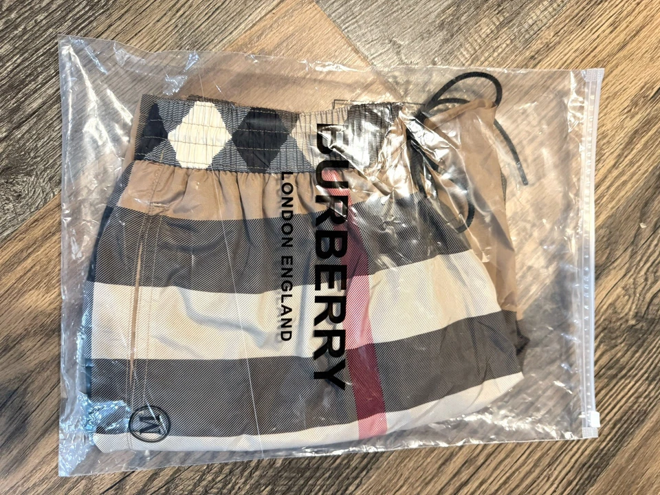 Pantalones cortos de natación Burberry a cuadros para hombre talla mediana - excelente estado usados Foto 3 de 3