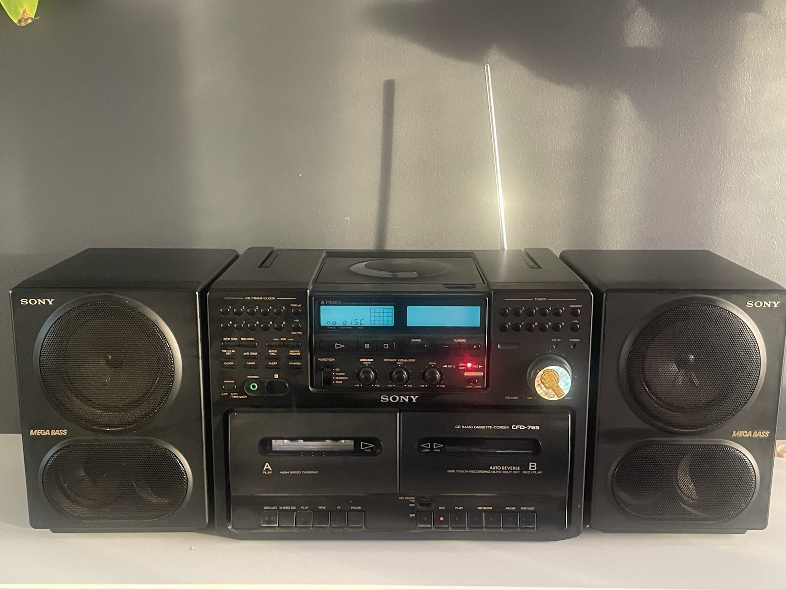 Cfd-765 Boombox. Cd Radio Deck B Play.