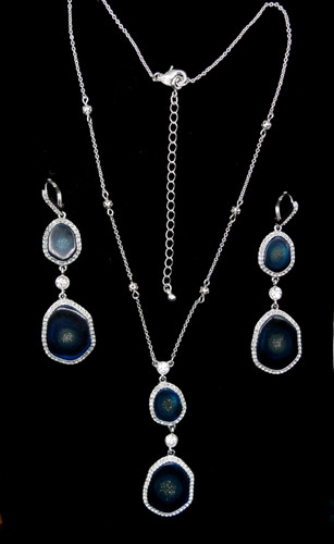 Avon Silver Toned Jewelry Set with Blue Geode Pendants Rimmed with Ice Crystals