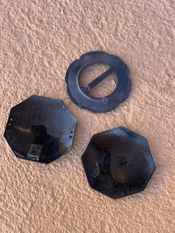 Lot Of Three Vintage Belt Buckle Plastic Black And Blue  Leaves Mid Century Foto 4 de 4