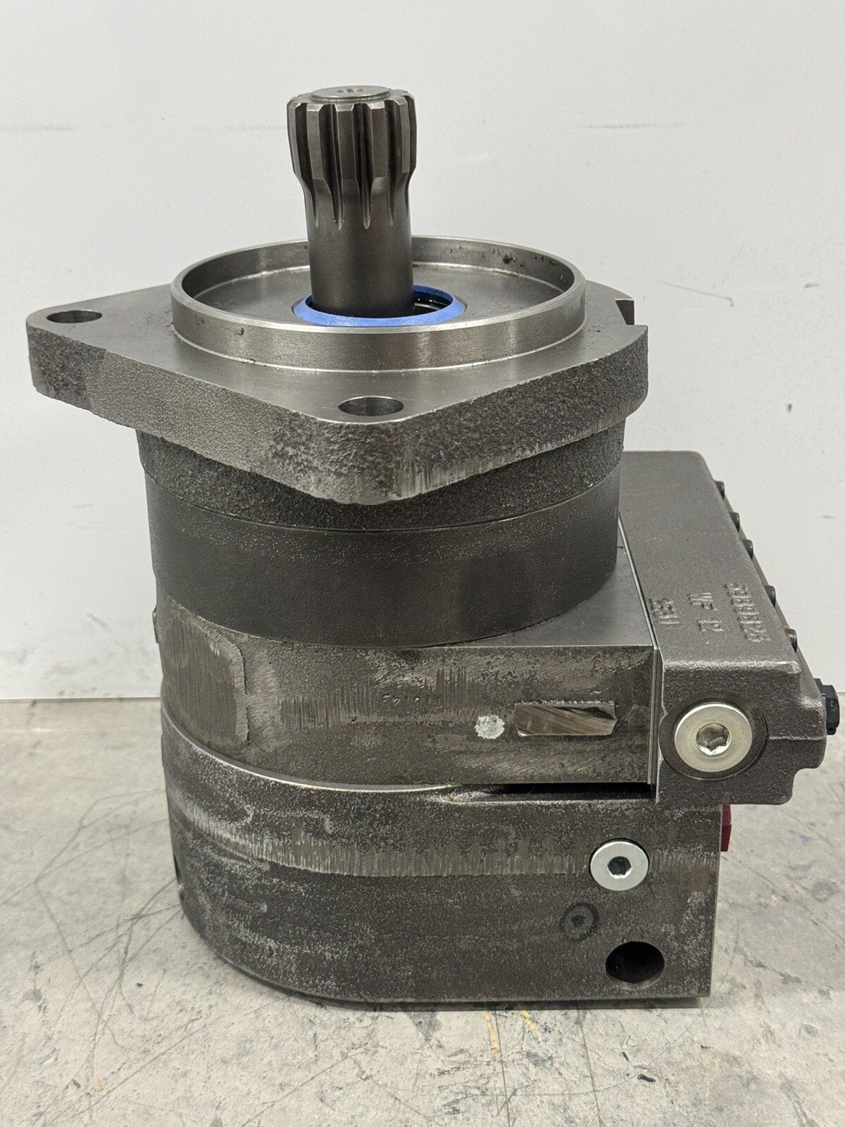 OEM EATON 192-0007-003 3-BOLT HYDRAULIC DRIVE MOTOR BOBCAT SKID 