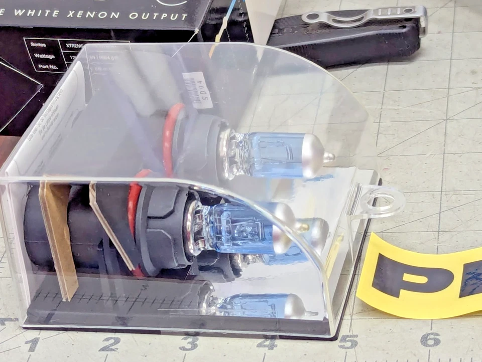 Pacote com 2 9004 lâmpadas híbridas brancas Xtreme 3900K 12V 65/45W HE-958 [RSOF] - Imagem 2 de 4