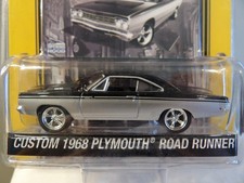 CUSTOM 1968 PLYMOUTH ROAD RUNNER        2007 GREENLIGHT MUSCLE CAR GARAGE   1:64