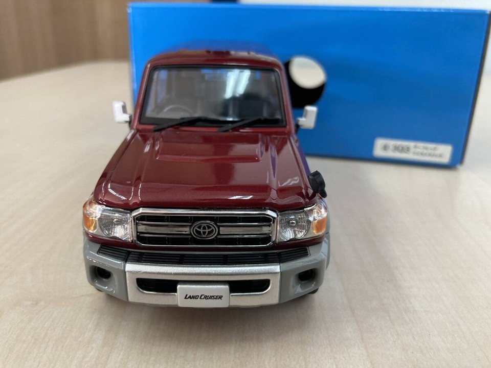 Old 70 Rank Mini Car 1/30 Scale LAND CRUISER70 Color: 3Q3 Dark Red Mica ...