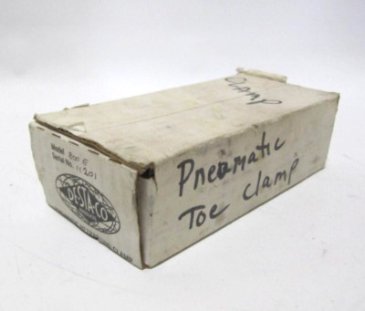 (NEW) Destaco Pneumatic Retracting Clamp 800E 011201  3578306