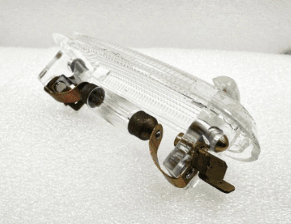 BMW E10 2002 INTERIOR DOME LIGHT BMW 1502 1600 1602 1802 Ceiling light inner - Image 2 of 3