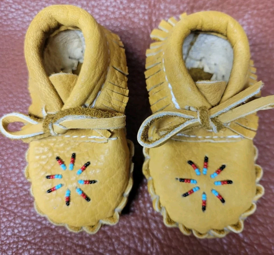 Mocasines bebé Buffalo talla 3 indio 3 a 12 meses niño, cuentas doradas a mano Foto 4 de 4