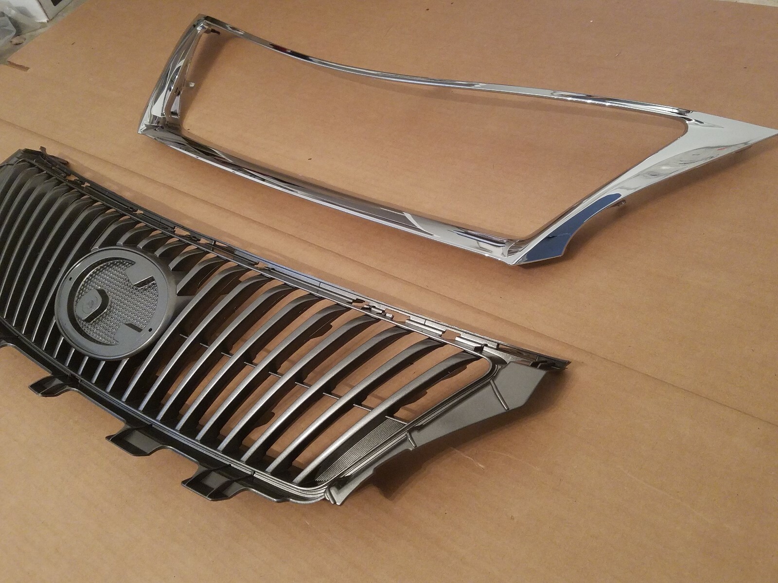 2009 2010 Lexus Is250 Is350 Front Bumper Grille And Chrome Trim Molding 