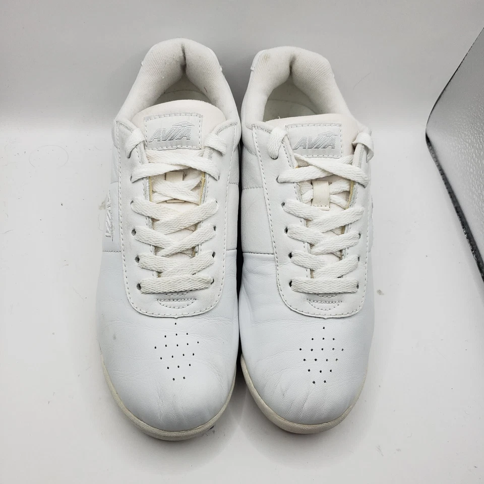 Size 7 Women’s Avia Triple White Walking Sneaker Tennis shoes - Image 2 of 4