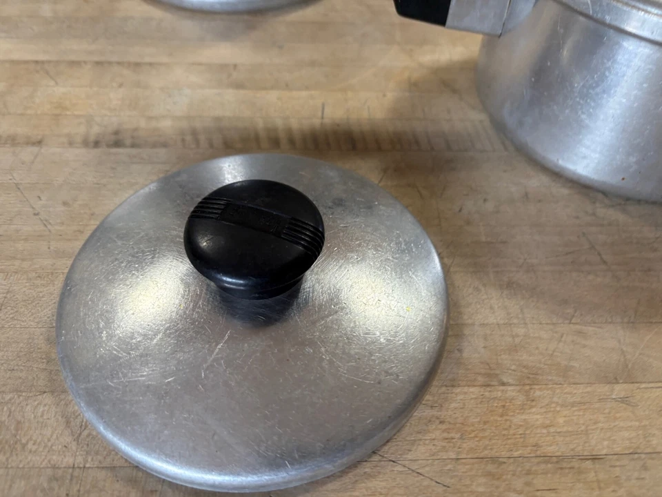 厨房工艺炖锅 3 1/2QT & 2 1/2夸脱铝炊具带盖 (1) 复古 — 第 4/4 张图片