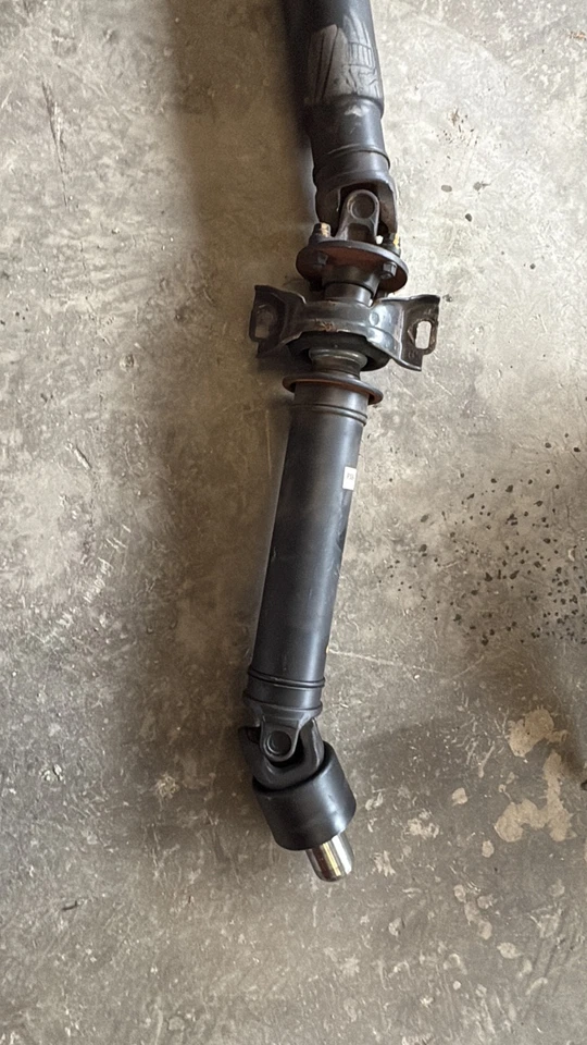 2005–2009 Ford Mustang GT 4.6L V8 Driveshaft Propeller Shaft OEM — Manual - Image 2 of 3