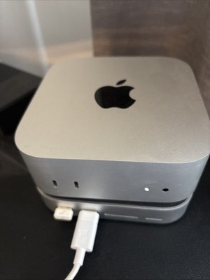 【美品】Mac mini M4 / 24GB / 1TB SSD Amazon.com: Apple 2024 Mac mini Desktop Computer with M4 chip with
