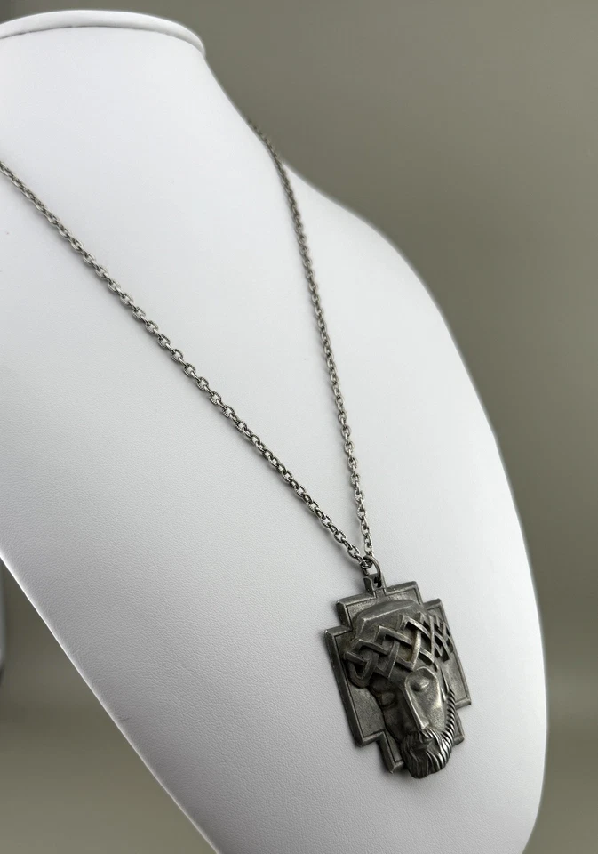 Vintage Cathedral Pewter Jesus Pendant Necklace Large Cross Design 24in Chain - Image 3 of 4