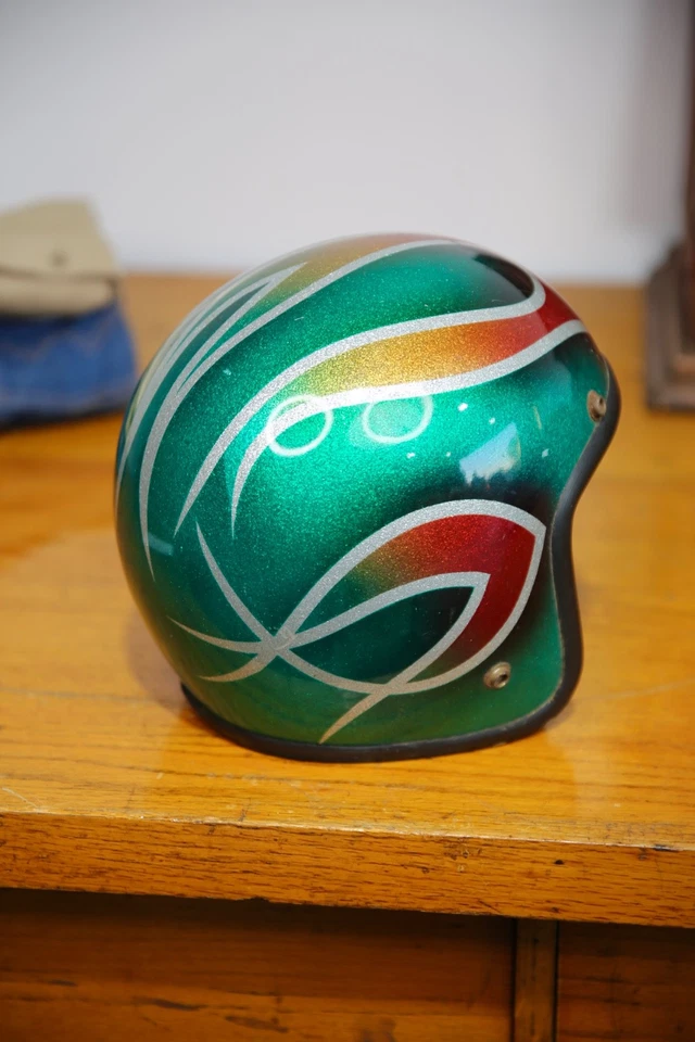 Casco de motocicleta vintage años 70 metal escamas llamas verde RARO Bell Buco Foto 2 de 4