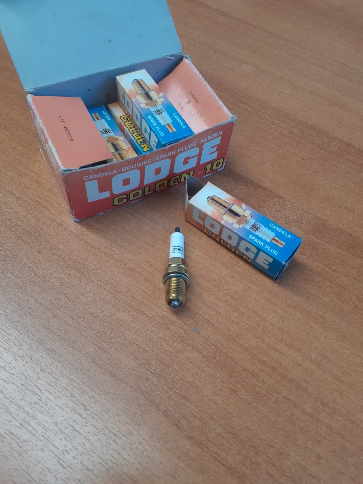Alfa Romeo Alfa 75 / 164 Twin Spark Spark Plugs Lodge 25 HLD