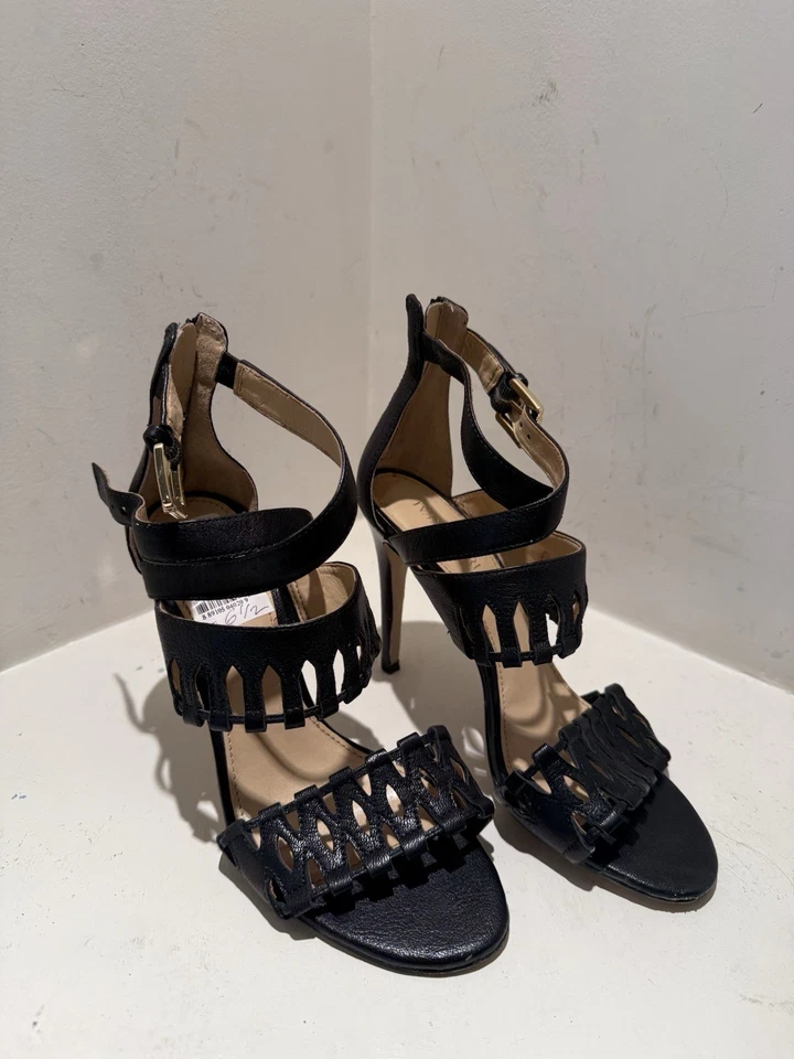 Tacones de aguja de gamuza negros corte láser IVANKA TRUMP Drita - talla 6,5 M minoristas Foto 2 de 4